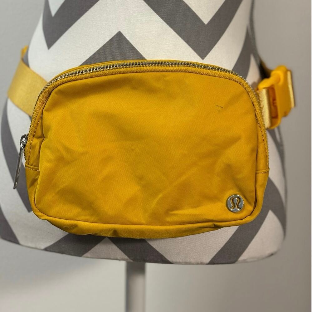 Lululemon Everywhere Belt Bag 1L Mustard Yellow Crossbody Waist Pack Fanny